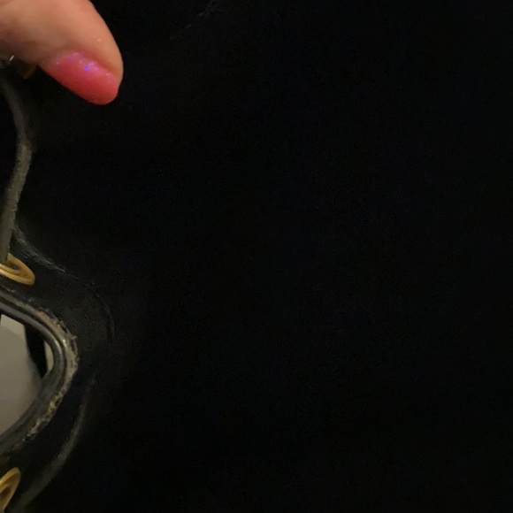 Authentic Louis Vuitton Neo Epi GM - Picture 6 of 9